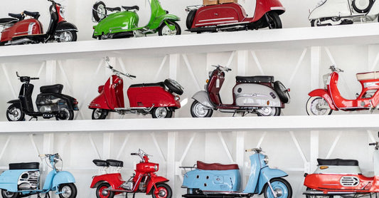 Vollverkleidete Vespa Siluro von 1951 im Museo Piaggio