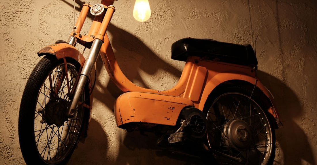 Vespa-Prototyp MP6 von 1945 mit Beinschild, Durchstieg und breiter hinterer Karosserie