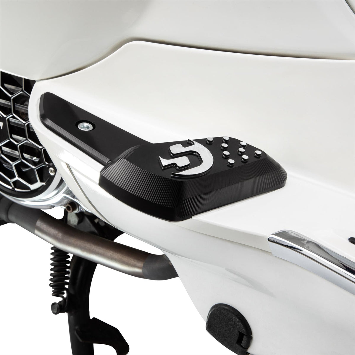 SIP SERIES PORDOI Fußrasten schwarz für Vespa Primavera/Sprint