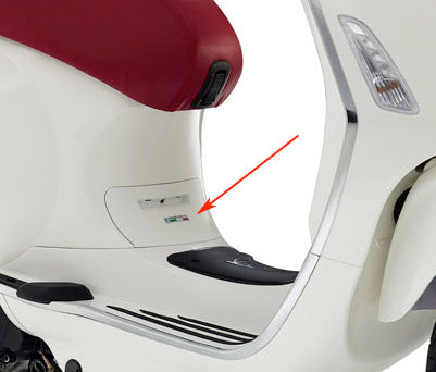 Ventil Piaggio Original Inspektionsklappe Beinschild Weiß montebianco 544 Primavera, Sprint 67361900br