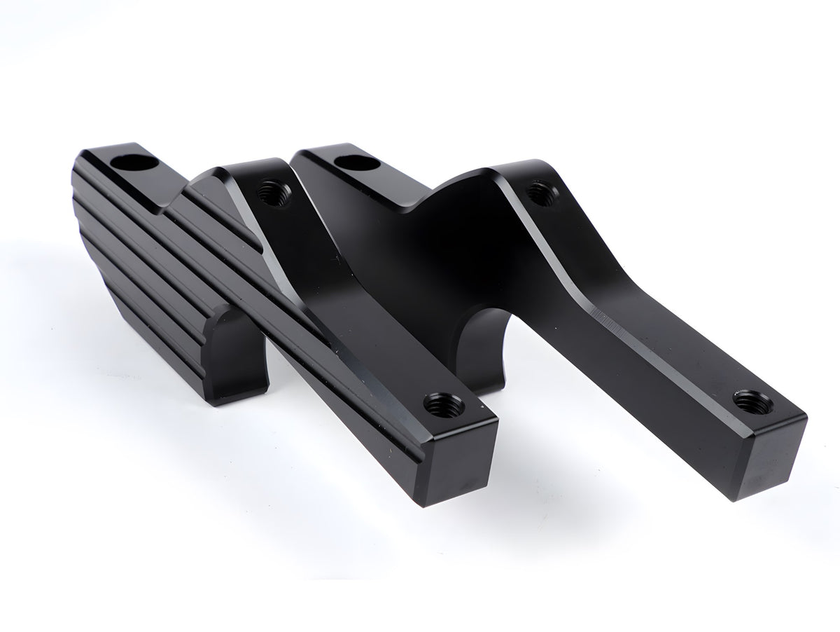 Fußrastenadapter Sozius Moto Nostra, CNC, schwarz glänzend für Vespa GT, GTL, GTS, GTV 125-300 bis 2022