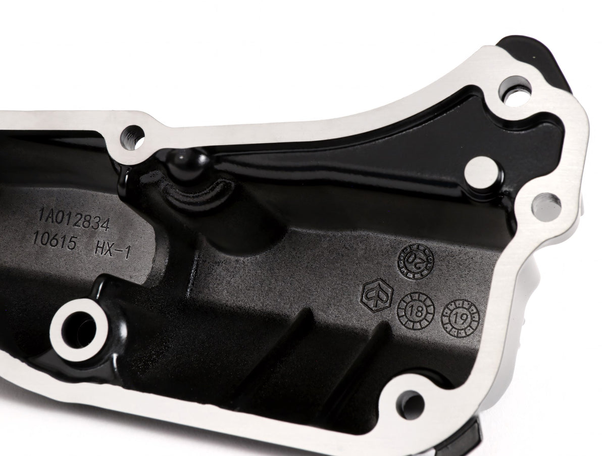 Ölwanne Moto Nostra schwarz seidenmatt für Vespa GTS HPE 300 / GTS Super 125 / GTS Super HPE 300 / GTS Super Sport 125 / GTV HPE 300 / Aprilia SR Max 125 / Gilera Nexus 125 / Piaggio Beverly 125 / 300 / MP3 125 / 300 / MP3 HPE 300